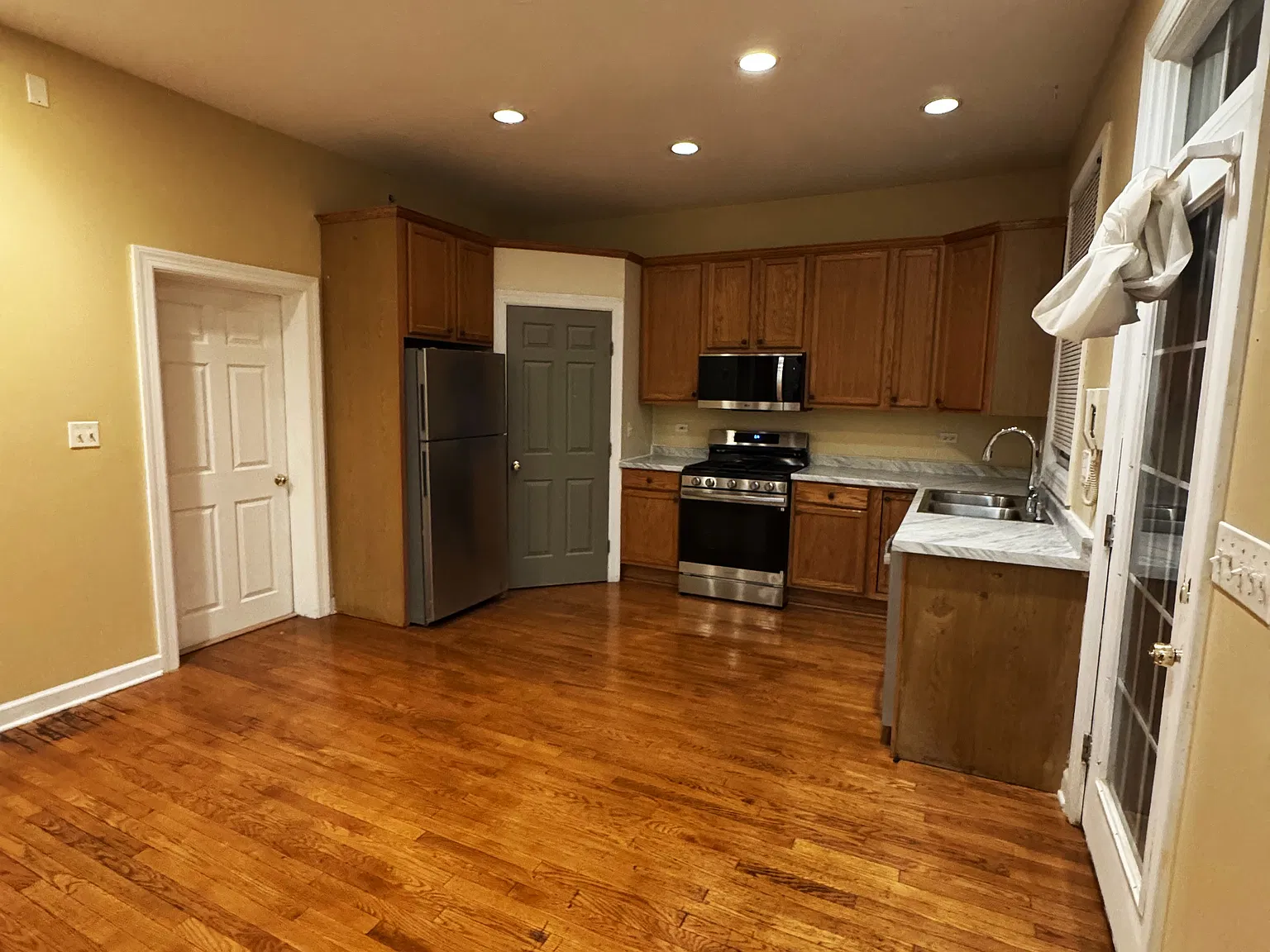 45 W Wilson St — Photo 2