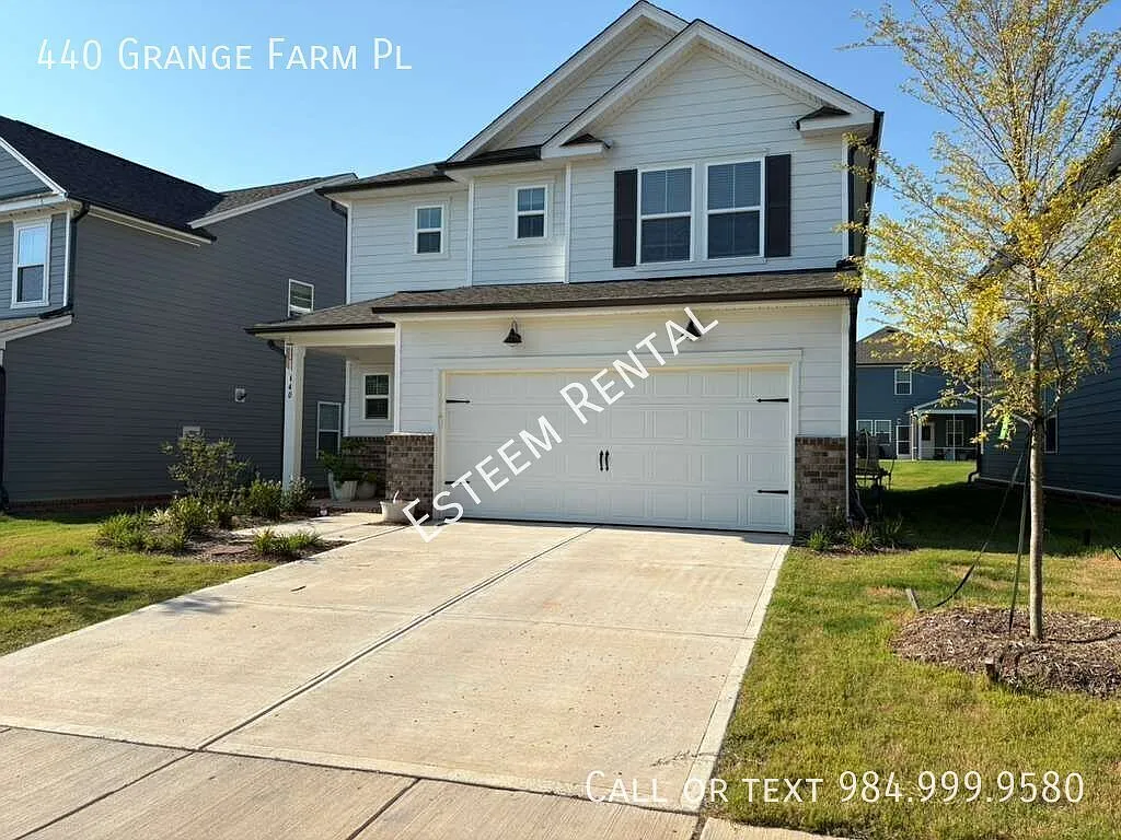 4 bed, 2350 sqft, $2,399 — Photo 3