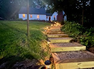 25 Duncaster Ln, Bloomfield, CT 06002