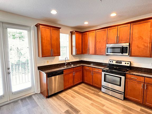 4th image of 2409 Kilgore St
