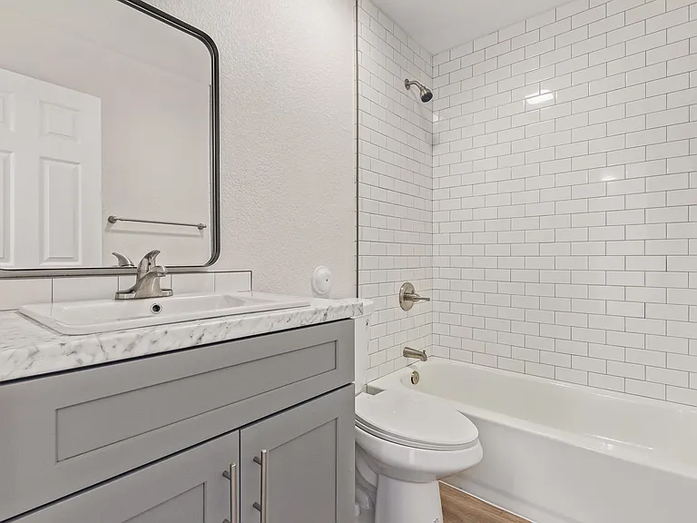1438 E Broadway Rd — Photo 13