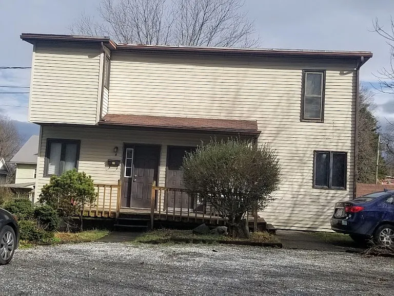 1010 Buffalo St #3 — Photo 3