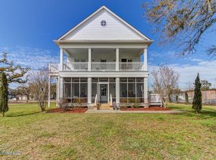 232 E 2nd St, Pass Christian, MS 39571