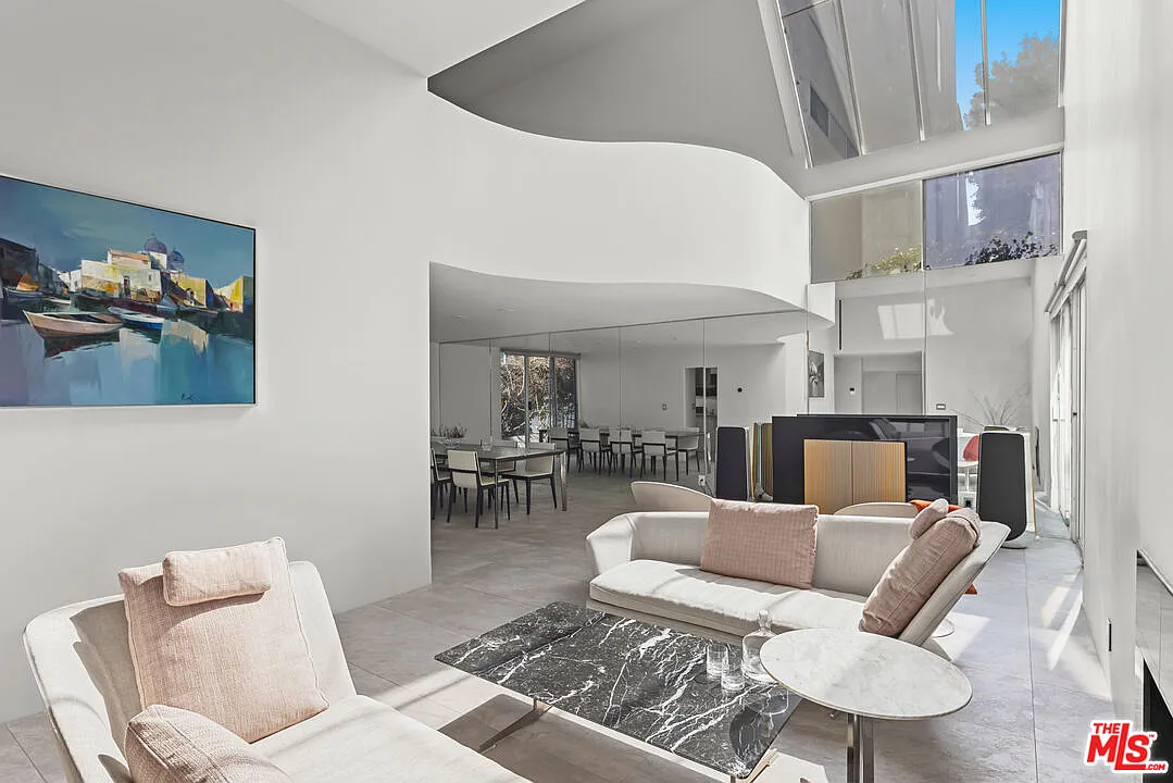 2 bed, 2.5 bath, 1960 sqft, $6,395 — Photo 2