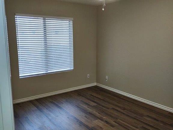 4th image of 2828 E Waltann Ln Unit 4