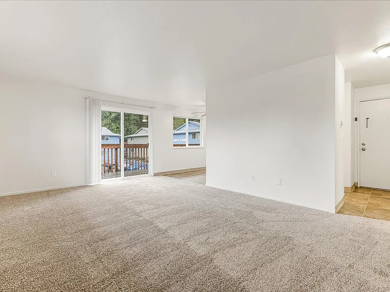 Cannon Court Apartments — Photo 23