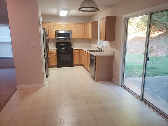 3rd image of 2560 Plymouth Way