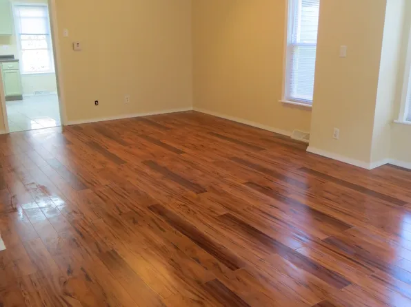 327 Klingenberg Ter #1, Dubuque, IA 52001