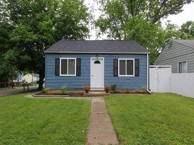 1st image of 402 Dot St