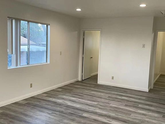 3rd image of 33062 Adelfa St