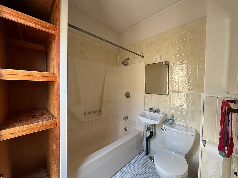 10 Creston St #3 — Photo 8