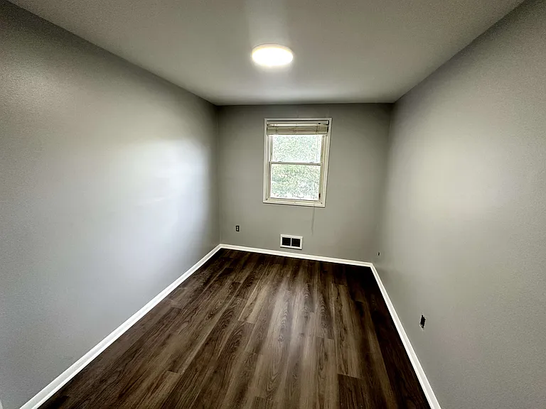 1009 S Marlyn Ave — Photo 23