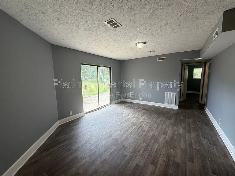 1512 Waverly Way #D-2 — Photo 4