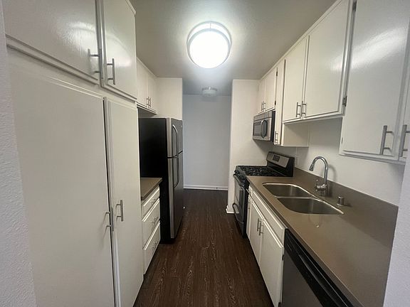 2nd image of 15111 Burbank Blvd APT 101