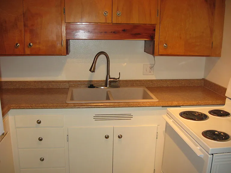 KITCHEN UNIT 2