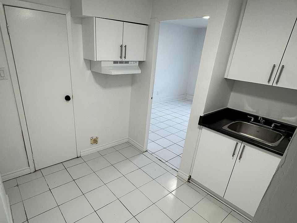 1st image of 2204 Dufferin St #1500047