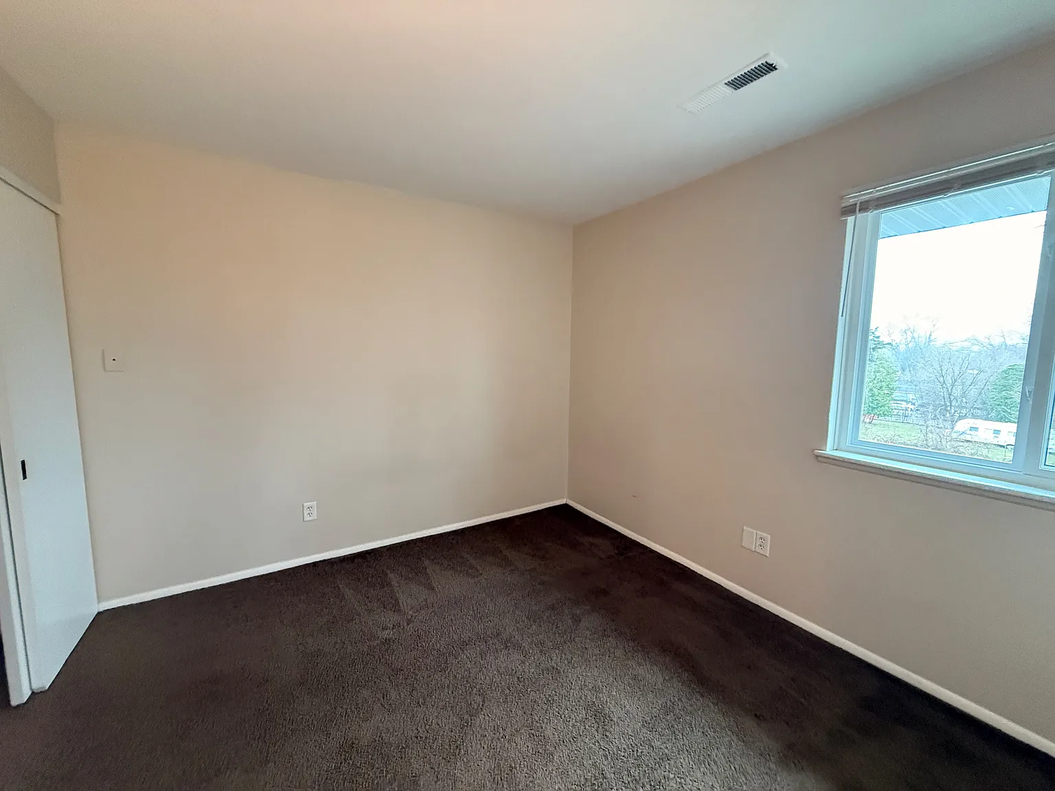 2 bed, 650 sqft, $1,100 — Photo 3