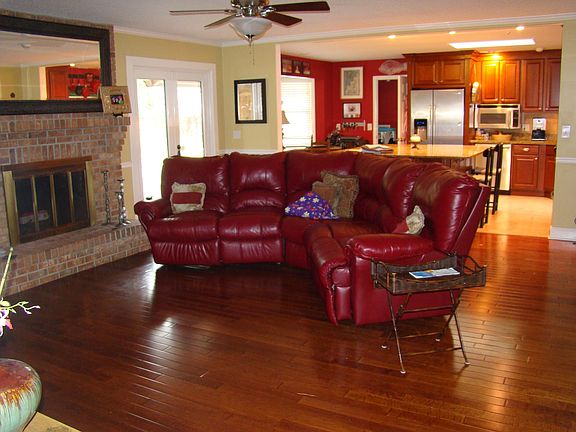 Family Room facing kitchen