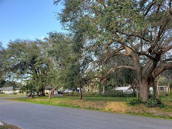 5th image of 18325 Shadoway Ave