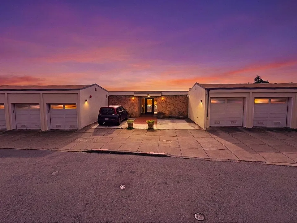 150 Gardenside Dr #205
