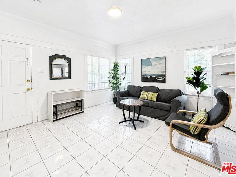 1186 W 37th Dr — Photo 2