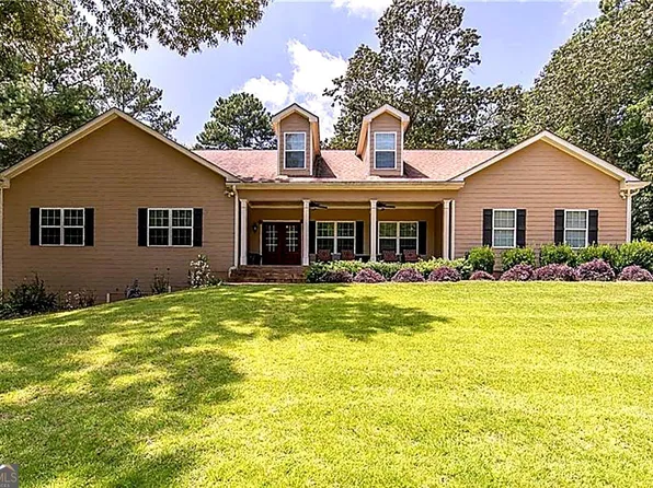 1023 Echo Valley Ct, Loganville, GA 30052