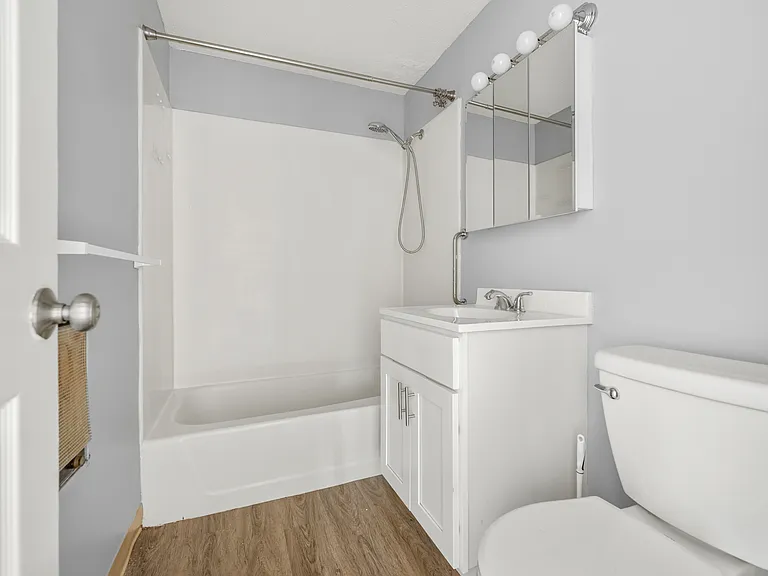 139 Hilliard St #D — Photo 5