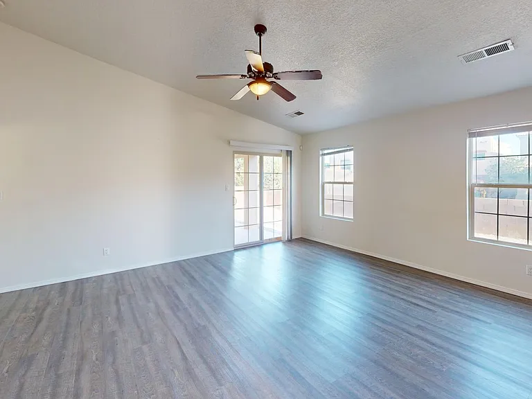 6812 Glenturret Way NE — Photo 3