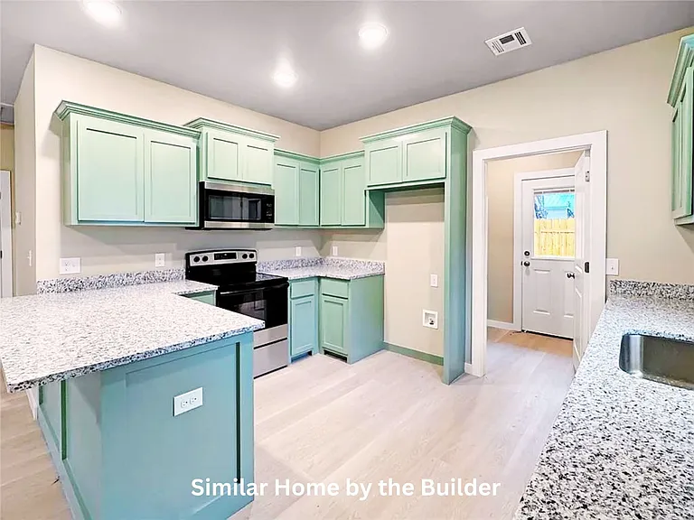1020 W Hayes St — Photo 3