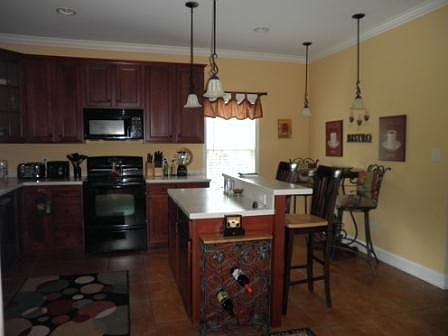 4th image of 150 Stillwater Ln