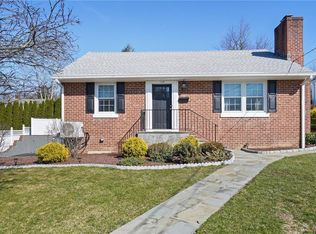 158 Jefferson Ave, Valhalla, NY 10595