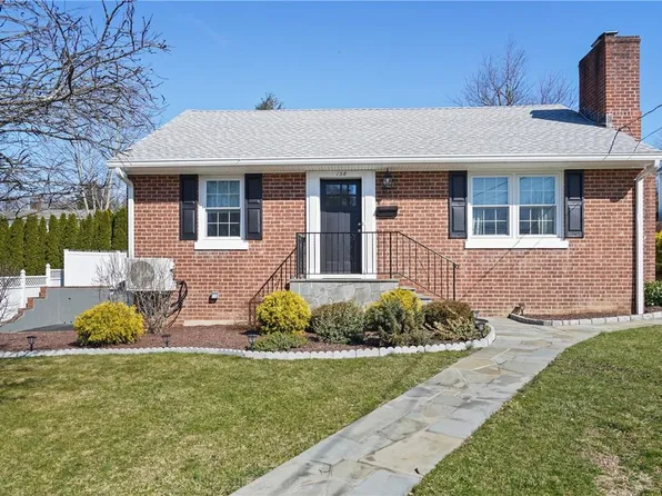 158 Jefferson Avenue, Valhalla, NY 10595