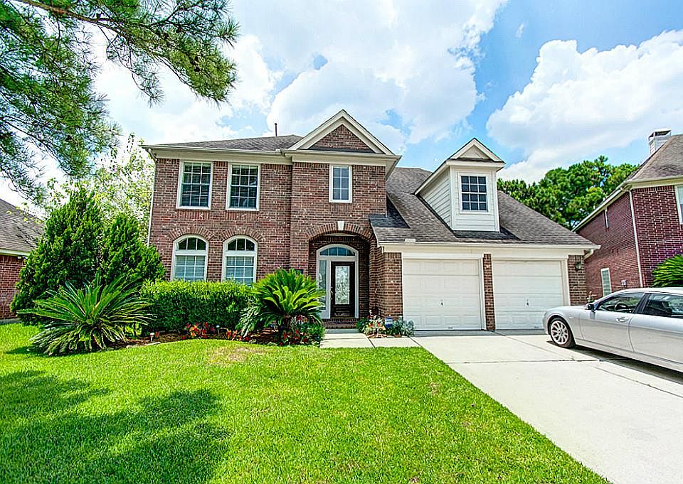 1st image of 12735 Canterbury Dr