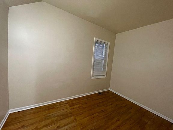 5th image of 8141 S Escanaba Ave #1