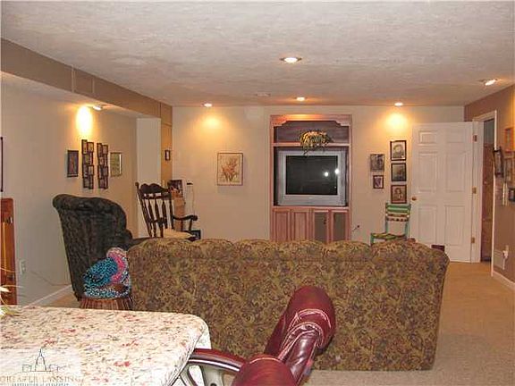 5th image of 950 Cherrywood Cir #37