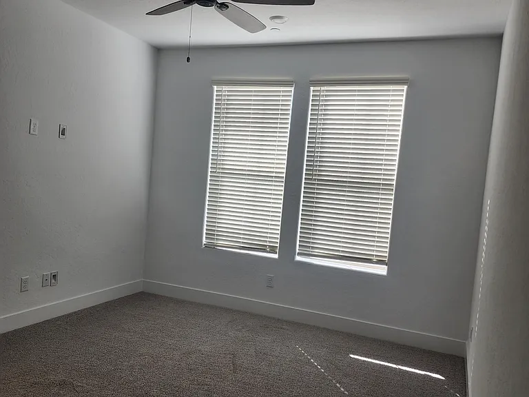 586 W Mahogany Ln — Photo 5