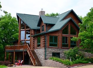 18134 Paradise Valley Rd, Durango, IA 52039