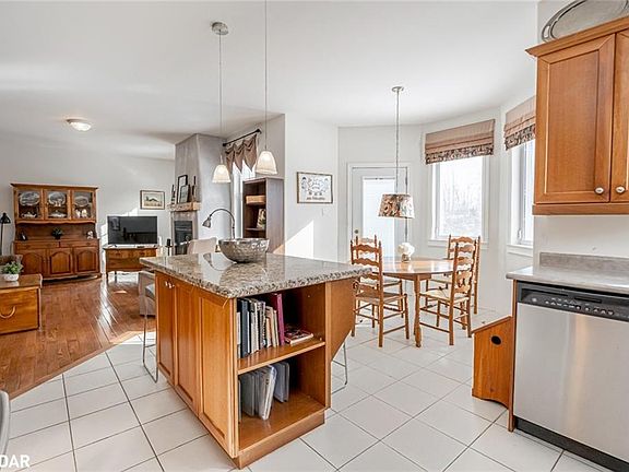 5th image of 32 Basswood Cir #Oro