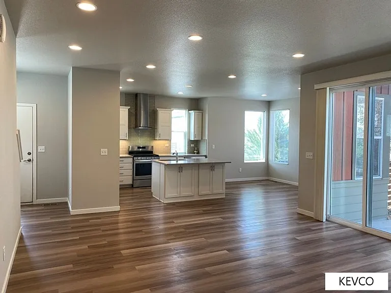 2950 Sykes Dr — Photo 4