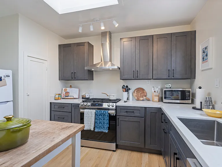 3920 Quigley St — Photo 3