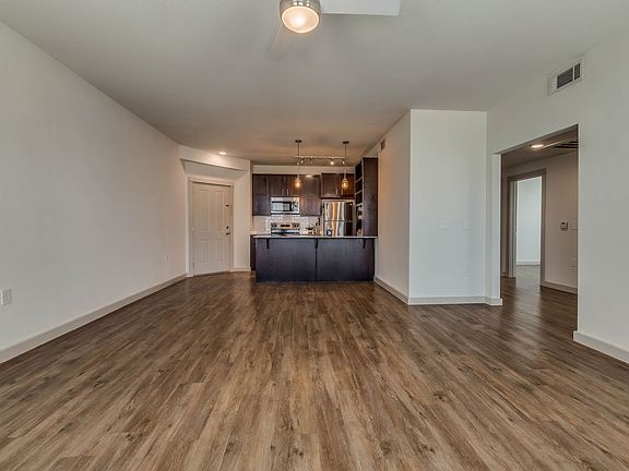 THRIVE Jenks - Living Room & Kitchen