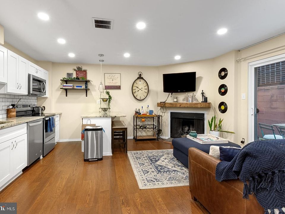 1st image of 306 W Wildey St #A