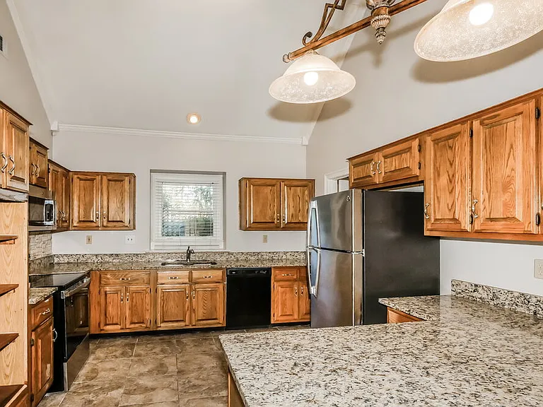 2279 Hickory Path Dr — Photo 8