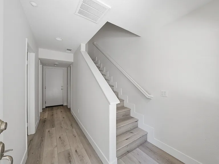 1645 Old Barn Ln — Photo 11