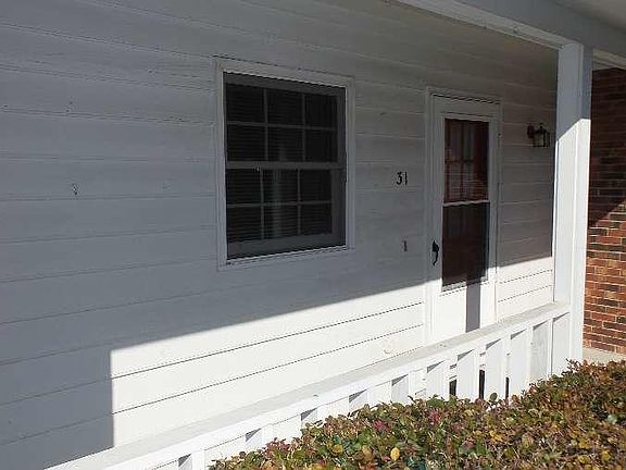 2nd image of 3905 Guardian Ave #H31