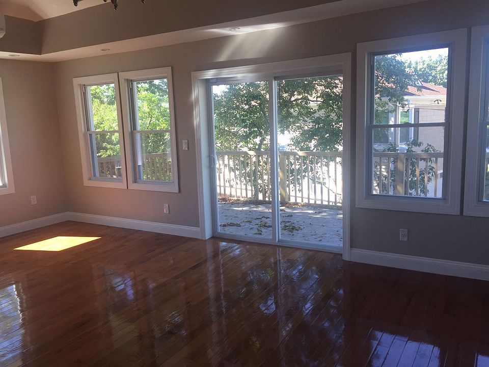 1st image of 2519 Westbourne Ave
