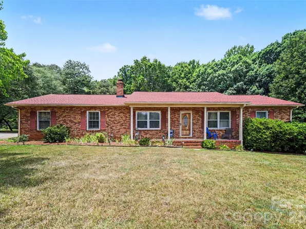 888 Sunbeam Dr, Lincolnton, NC 28092