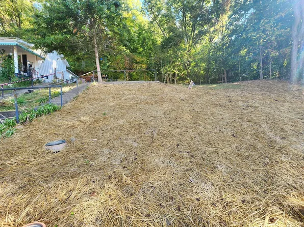 94 Jefferson St, Nelsonville, OH 45764