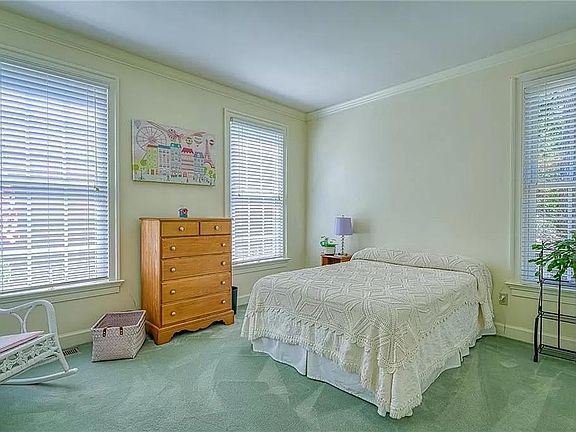 5th image of 156 Alwoodley