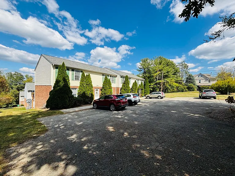 760 High St NE — Photo 1